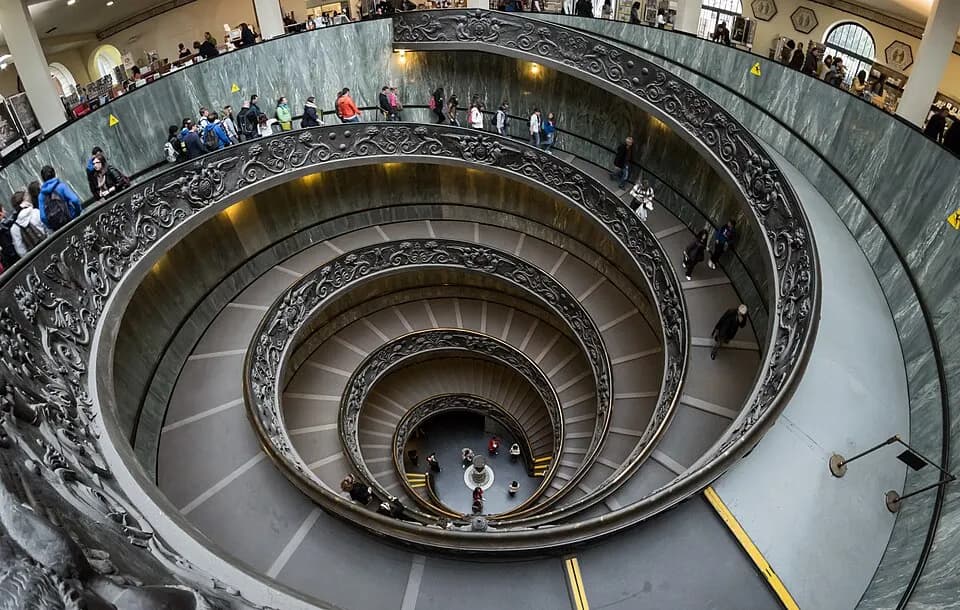 Dvostruko spiralno stubište u Vatikanskim muzejima
